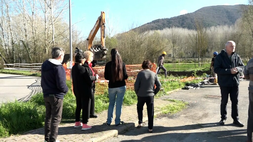 Antenne Scoppia La Protesta Anche A Montuolo Troppo Vicina Alle Case