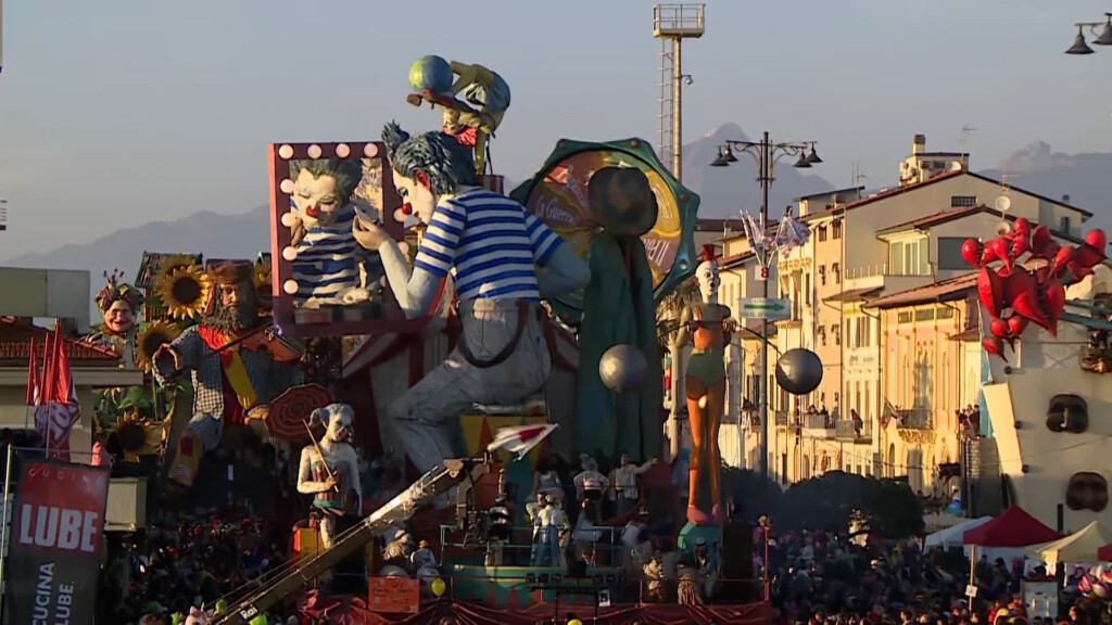 Carnevale di Viareggio: le costruzioni di prima categoria - NoiTV