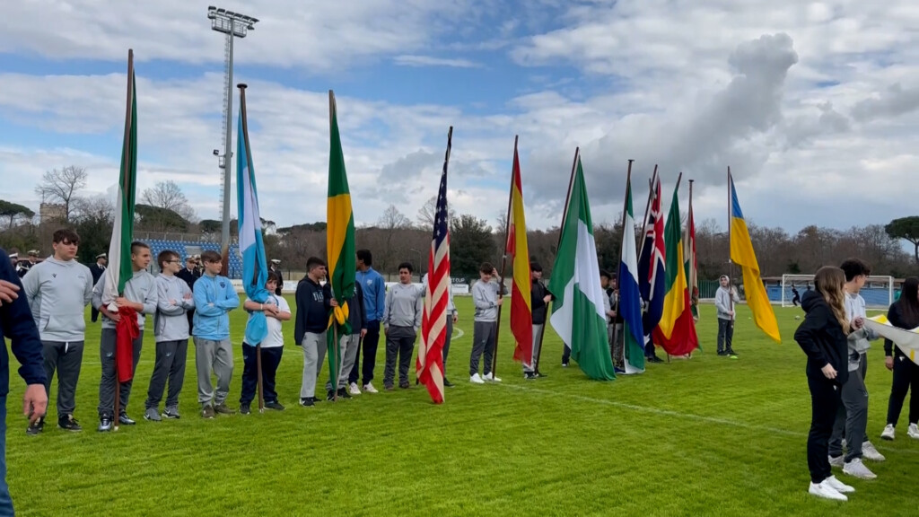 Calcio, un messaggio di pace dal Torneo di Viareggio - intoscana