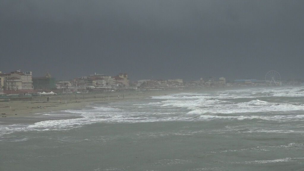 Ancora Allerta Arancione: Scuole Chiuse In Versilia (tranne A Forte E ...