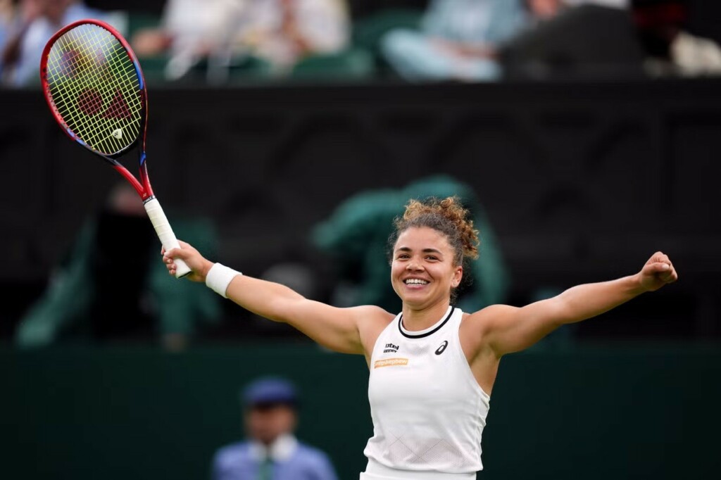 Jasmine Paolini debutta nella stagione 2025 dominando Belinda Bencic in